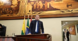 Chico Viga defende que abono salarial beneficie todos os profissionais da Educação