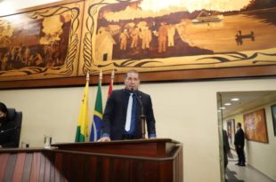 Chico Viga defende que abono salarial beneficie todos os profissionais da Educação