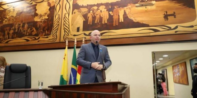 Deputado Gehlen Diniz diz que espera um bom desfecho para os policiais penais que pedem equiparação salarial