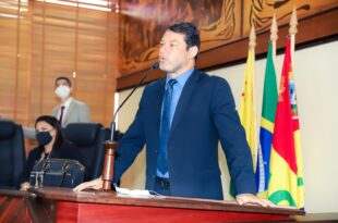Deputado Roberto Duarte afirma que Estado se tornou um caos devido às manifestações de trabalhadores por descaso do governo
