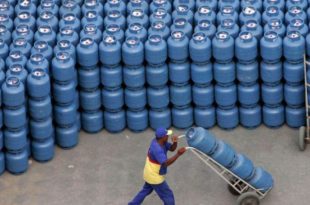 Deputados aprovam crédito de R$ 300 milhões para concessão do auxílio gás neste ano