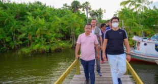 Jenilson Leite e comitiva visitam município de Cametá para conhecer produção de açaí nativo