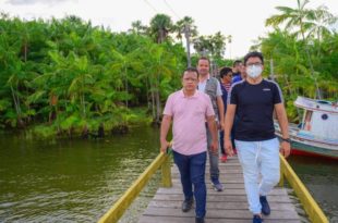 Jenilson Leite e comitiva visitam município de Cametá para conhecer produção de açaí nativo