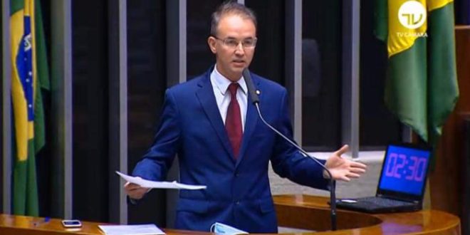 Leo de Brito apresenta denúncia contra presidente da Petrobras por práticas abusivas no aumento de combustíveis e vai ao TCU para tratar da privatização da Eletrobrás