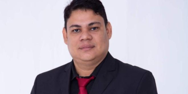 "Tarifa de energia tem DNA dos três senadores e digital do governador", diz Leandro Costa, pré-candidato ao Senado