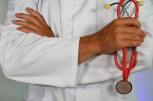 Homem apresenta diploma falso de medicina para tentar registro no CRM-AC