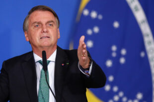 Bolsonaro minimiza o número de mortes de crianças por Covid, critica Lula e fala em zerar imposto