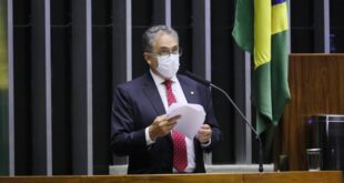 Carlos Zarattini é o autor do projeto vale-gás