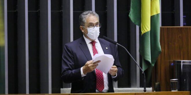 Carlos Zarattini é o autor do projeto vale-gás
