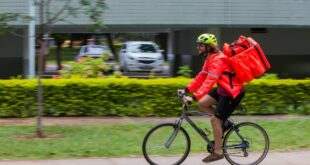  Comissão aprova regulamentação do transporte de bens e serviços por meio de bicicletas e triciclos