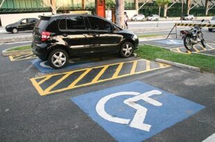 Comissão rejeita mudança em regra de estacionamento para pessoas com deficiência