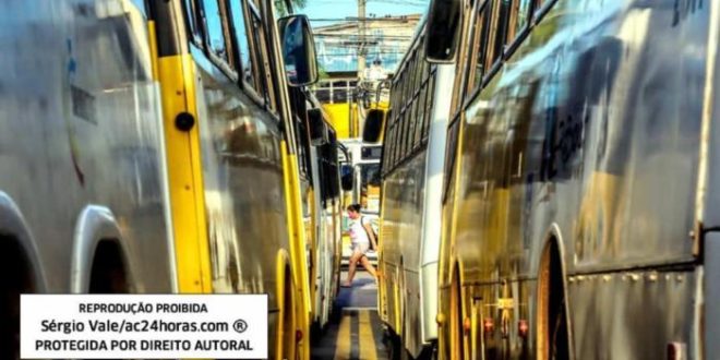 Corregedoria vai recolher imagens para investigar PMs beijoqueiros