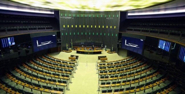 Covid- Arthur Lira decide que Câmara dos Deputados volta a funcionar de modo remoto