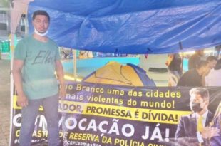 Fim do sonho: depois de 35 dias acorrentado, Jorge encerra o protesto após Gladson quebrar a promessa de convocar o cadastro de reserva da Polícia Civil