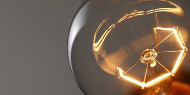Distribuidoras de energia lucram mais na crise hídrica mesmo com dívida maior