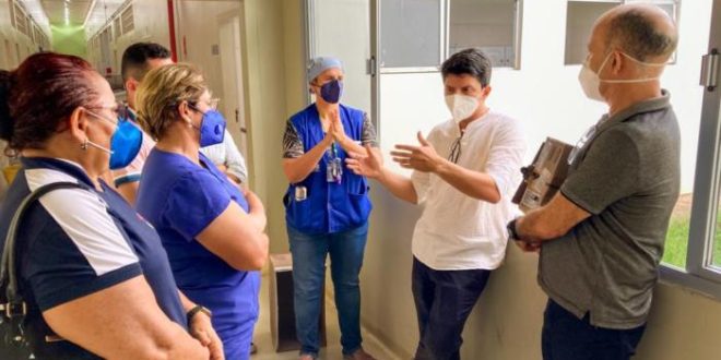 Jenilson Leite visita fundação hospitalar para conversar com os servidores: “É preciso valorizar nossos profissionais”