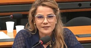 Mara Rocha leva internet de alta velocidade à comunidade Tartaruga, no seringal Valparaíso em Cruzeiro do Sul