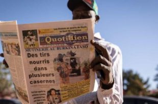 Militares de Burkina Fasso dizem ter dado golpe e deposto presidente