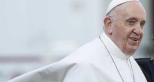 Papa pede que pais não condenem filhos por orientação sexual