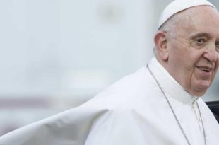 Papa pede que pais não condenem filhos por orientação sexual