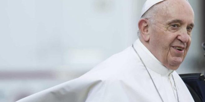 Papa pede que pais não condenem filhos por orientação sexual