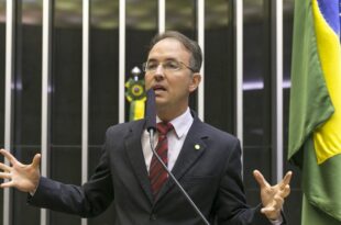 Polêmica em torno da autoria do projeto vale-gás: assessoria de Leo de Brito responde