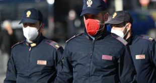 Polícia da Itália recebe máscaras cor-de-rosa e protesta contra 'risco à dignidade'