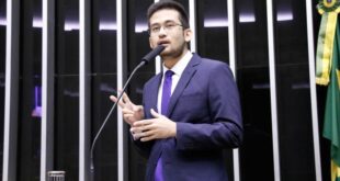 Proposta autoriza empresas a exigir pagamento exclusivo por meio eletrônico