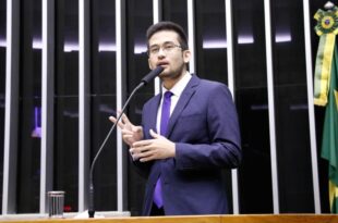 Proposta autoriza empresas a exigir pagamento exclusivo por meio eletrônico