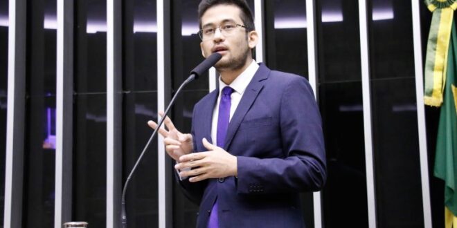 Proposta autoriza empresas a exigir pagamento exclusivo por meio eletrônico