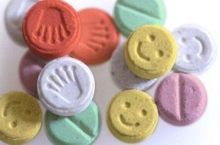 Dupla é condenada por enviar mais de 1000 pílulas de ecstasy pelos Correios, em Rio Branco