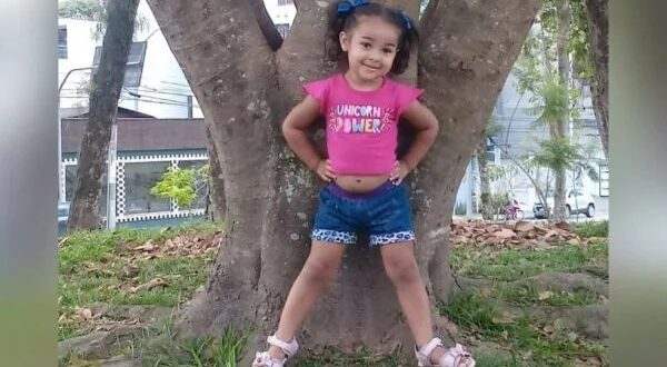 Menina de 2 anos morre após acidente com presente pedido no Natal