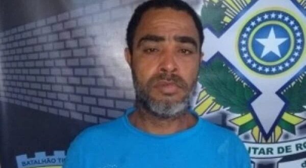 Serial killer que come olhos e bebe sangue de vítimas é preso pela PM