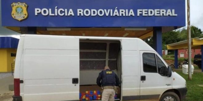 Em Xapuri/AC, Homem é detido pela PRF com mais de 31 kg de cocaína