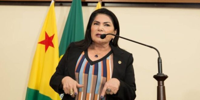 Antonia Sales comemora convocação de mais 15 defensores públicos