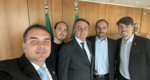 Bolsonaro levou filhos em 18 das 26 viagens internacionais