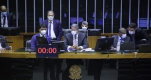 Câmara aprova projeto que altera regras de registro de agrotóxicos