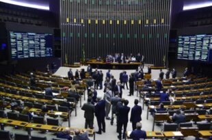 Câmara tem sessão de votações às 18h desta quarta-feira