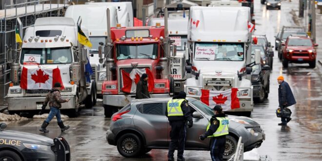Capital do Canadá sitiada por caminhoneiros antivacina