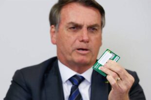 Comissão do Senado aprova quebra de sigilo do cartão corporativo de Bolsonaro