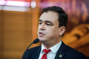 Deputado Daniel Zen defende correção de no mínimo 30% para servidores da Educação