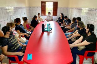 Edvaldo Magalhães se reúne com professores do cadastro de reserva da SEE, que aguardam convocação