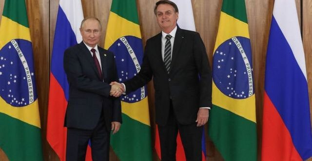 Fala de Bolsonaro com Putin não vai causar boa impressão internacional, diz analista