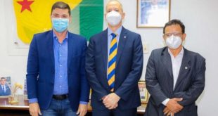 Gonzaga e Nicolau recebem Danilo Lovisaro e pactuam parcerias entre ALEAC e MP
