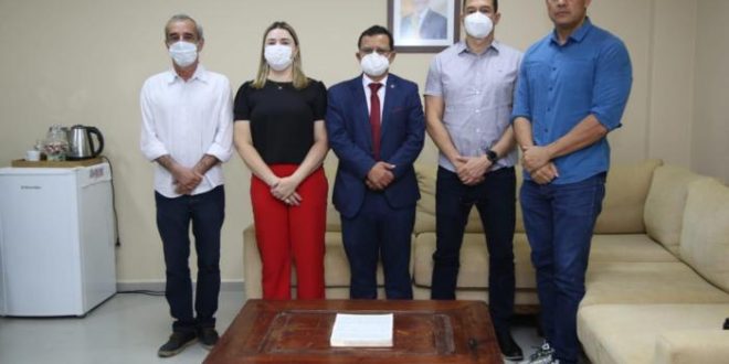 Secretário de Segurança recebe visita do deputado Luiz Gonzaga; redução de MVI pauta o encontro