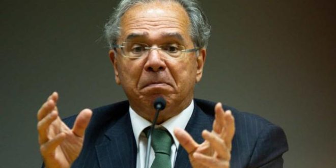 Guedes rejeita cortar imposto da gasolina, mas concorda em reduzir do diesel