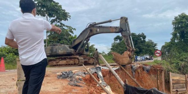 Jenilson Leite documenta dificuldades de tráfego na BR 364. Vídeo