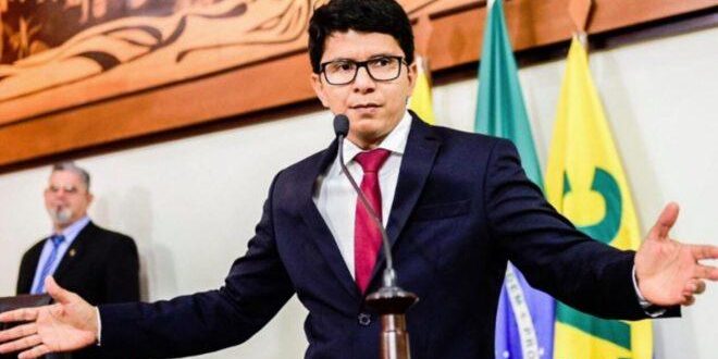 Jenilson Leite embarca para o Jordão para auxiliar população atingida pela enchente