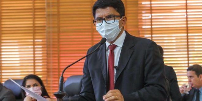 Jenilson pede que governador resolva urgentemente reajuste de servidores e “não crie mais expectativas do que já foram criadas”