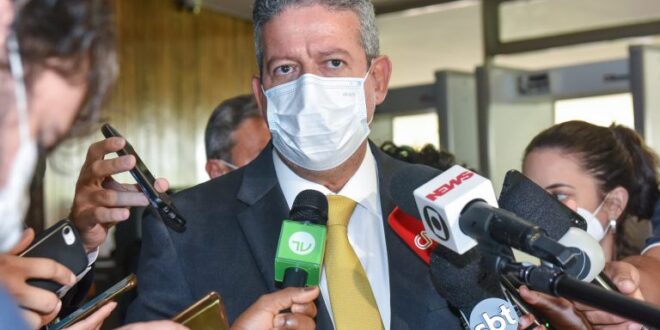 Lira quer consenso entre Câmara e Senado sobre propostas dos combustíveis